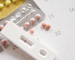 Ventajas y desventajas de anticonceptivos hormonales bajos.